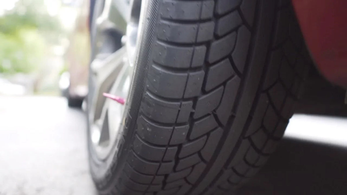 V Achilles 114 Desert Tire UHP Hawk 285/45R22